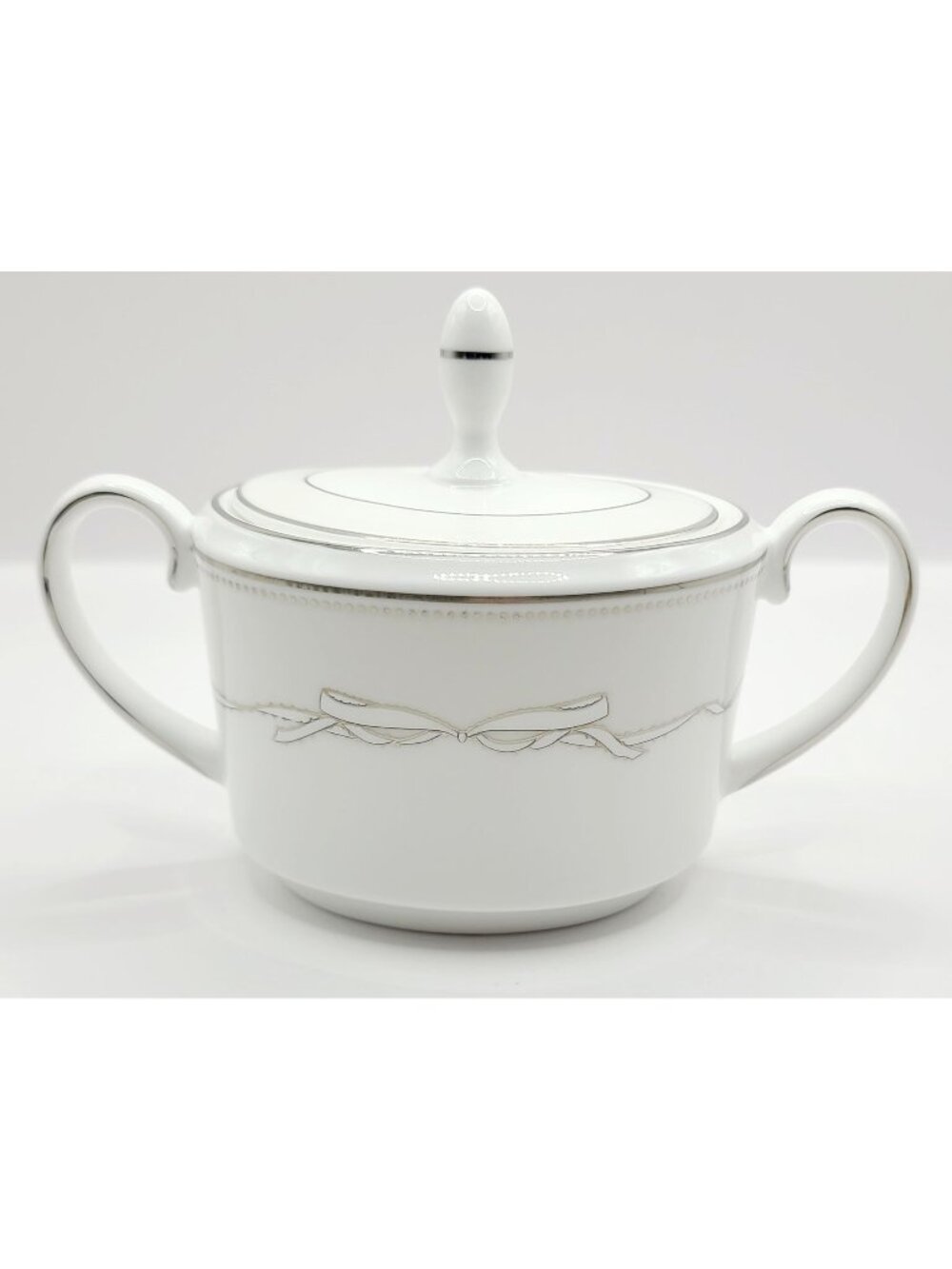 Wedgwood Vera Wang Love Knots White Porcelain Covered Sugar Bowl 10 Oz In Box